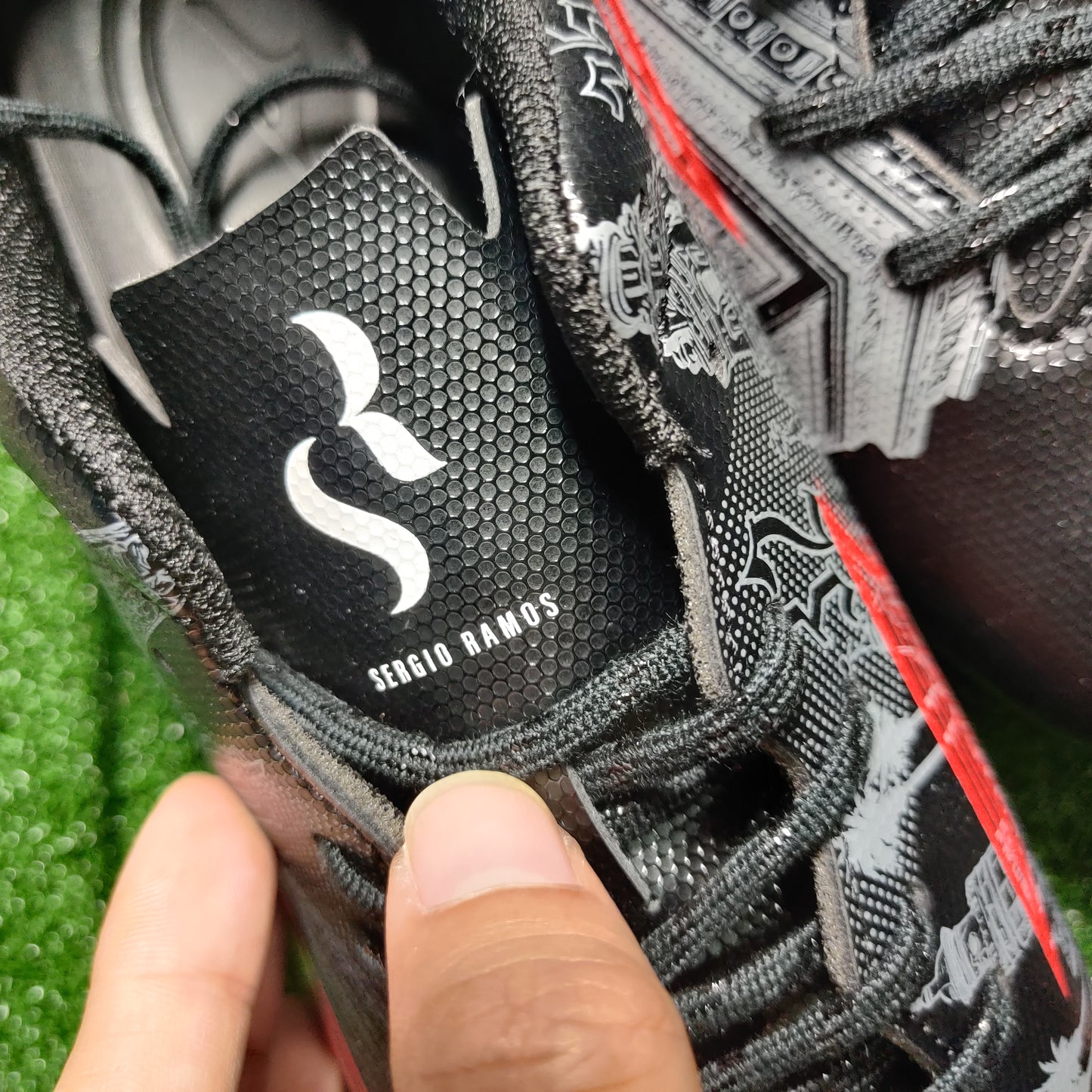 Mizuno Alpha Select(Sergio Ramos Edition)